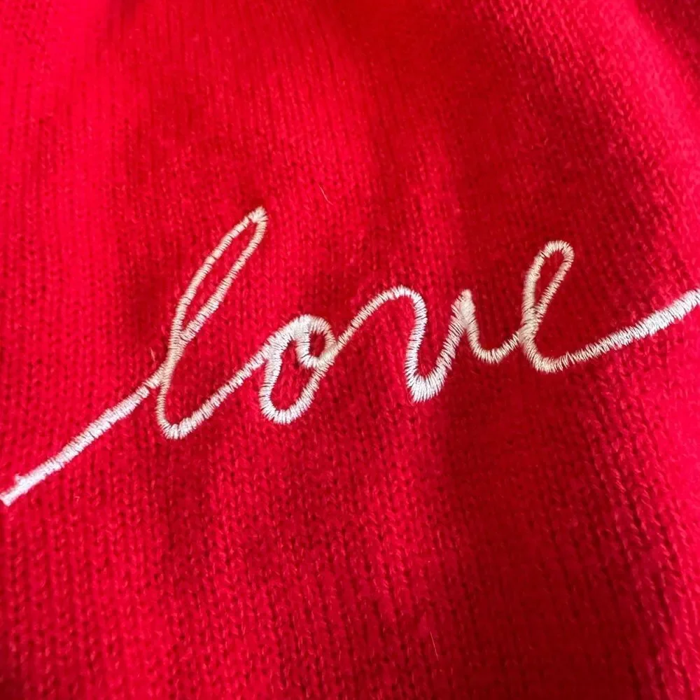 “Love” Dog Pet Valentine Sweater Ellen Degeneres M